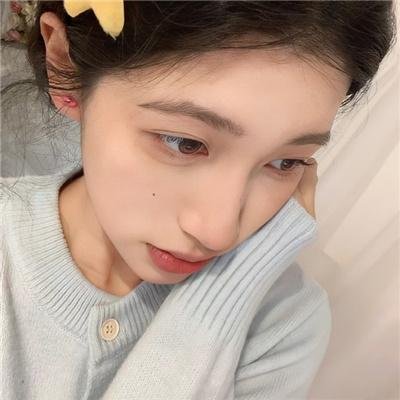 蒙面纱的男子